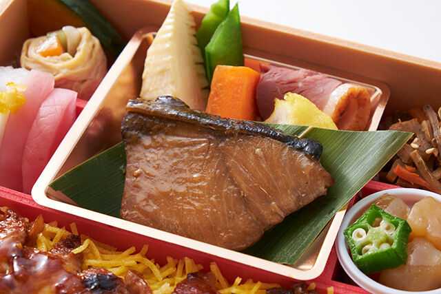 日本橋OIKAWA（東京店）-日本橋“運ざかり”御膳 ステーキ＆うなぎ＆鶏肉の照り焼きご飯