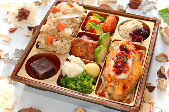 satomi〜有名シェフがてがけるおべんとう〜（大阪店）-【冬限定】マグロのカツレツアラニース