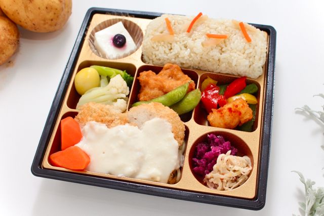 【冬限定】De luxe／ブールブラン煮込みチキンカツ