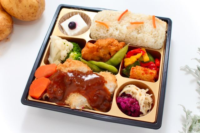 【冬限定】De luxe／デミグラス煮込みチキンカツ