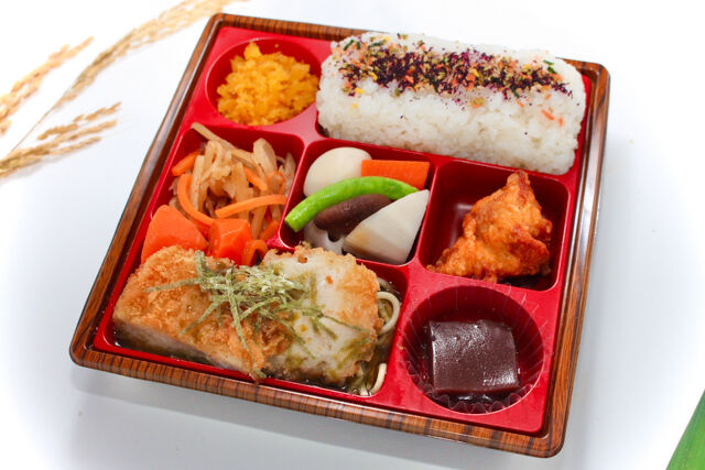 【定番】チキンカツ ～岩海苔の餡をかけて～