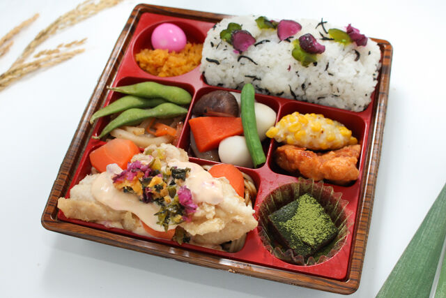 作と味（大阪店）-【特製】鶏のから揚げ醤油のタルタルソース［ひじきごはん］