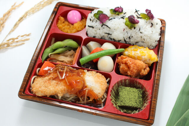 【特製】チキンカツ甘酢餡［ひじきごはん］