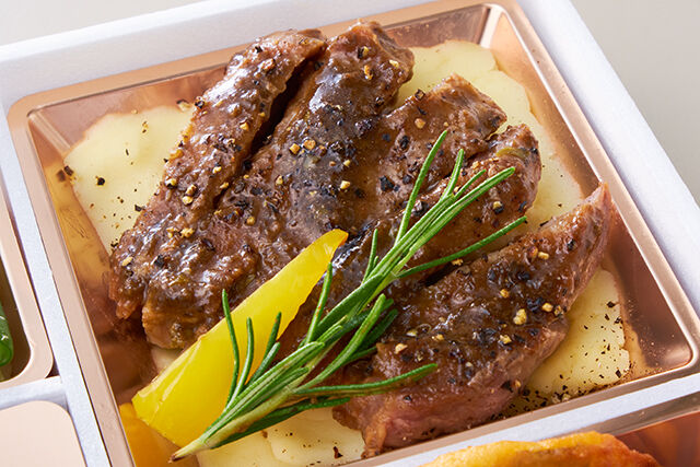 ポンテベッキオ（大阪店）-シーフードとボッタルガのリゾピラフ＆ブラックオリーブソースのステーキ