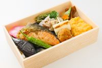 日本橋 板前弁当 ほし野-【のり弁 並】鮭の塩焼き