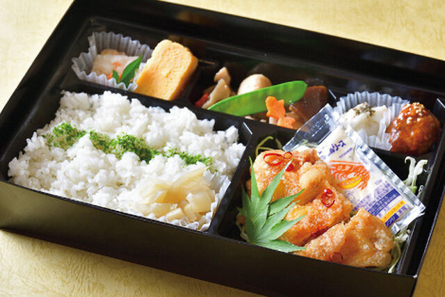 日本橋 板前弁当 ほし野-チキン南蛮の幕の内弁当〜花（はな）〜