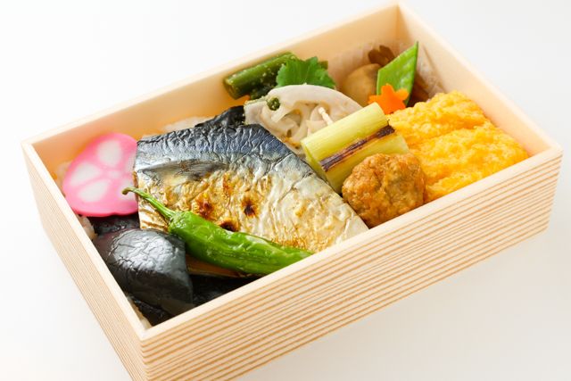 日本橋 板前弁当 ほし野-【のり弁 並】鯖の塩焼き