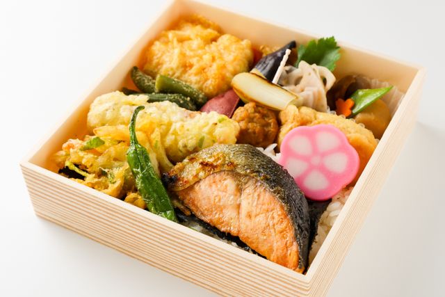 日本橋 板前弁当 ほし野-【のり弁 上】鮭の塩焼き