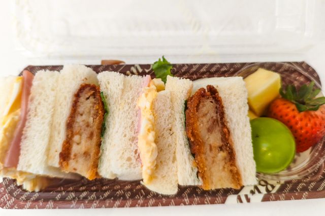 Sand Marche-たまご＆コロッケ【フルーツ添え】