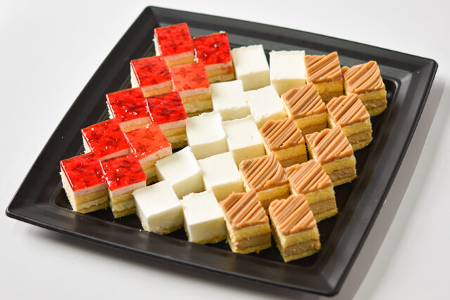 筑前しまや（オードブル）-プチケーキ盛り合わせ