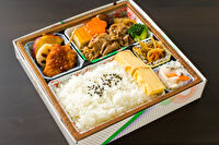 やま半 別邸-A5黒毛和牛すき焼き弁当