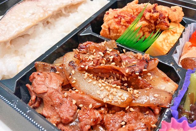 からあげジャイアン-鮭と生姜焼きの幕の内