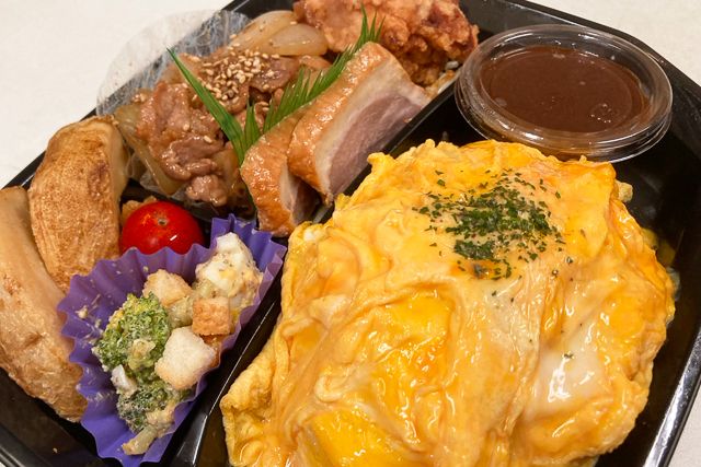 からあげジャイアン-デミオムライスプレート（生姜焼き）