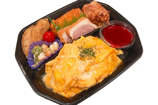 からあげジャイアン-トマトオムライスプレート（カニクリームコロッケ）