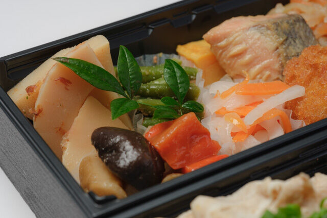 寺田屋（東京店）-二段重 豚しゃぶの柚子胡椒和え