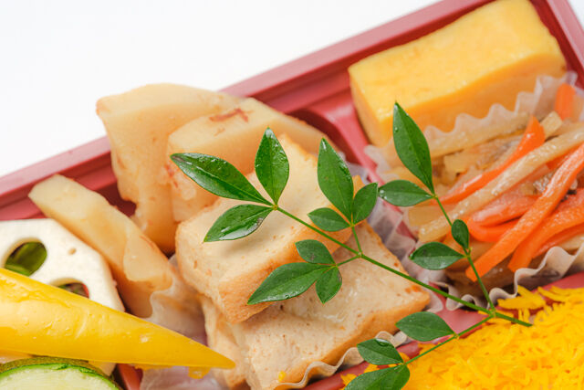 日本料理 幕濱（東京店）-季節野菜と若鶏の醤油麹焼き そぼろ