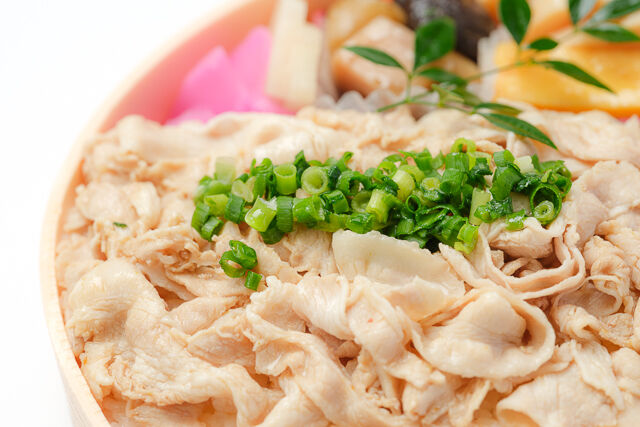 日本料理 幕濱（東京店）-彩幕内重 豚しゃぶの柚子胡椒和え