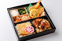 和弁当 彩葉（いろは）-鶏の照り焼きと天ぷらと出汁の幕の内御膳