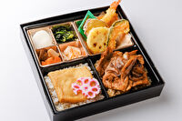 和弁当 彩葉（いろは）-黄金比率の豚の生姜焼きと天ぷらと出汁の幕の内御膳