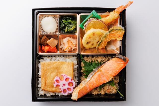 和弁当 彩葉（いろは）-鮭の塩焼きと天ぷらと出汁の幕の内御膳
