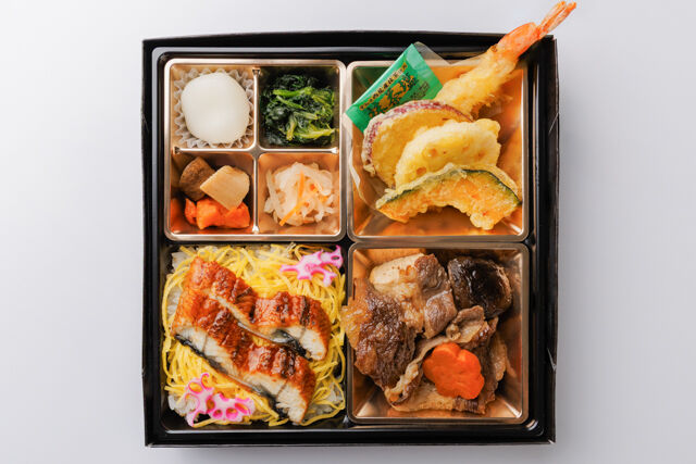 和弁当 彩葉（いろは）-鰻ちらしと最高級A5ランク黒毛和牛すき焼きと天ぷらと出汁の幕の内御膳