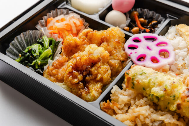 和弁当 彩葉（いろは）-2種ごはんと白身魚の甘酢あん弁当