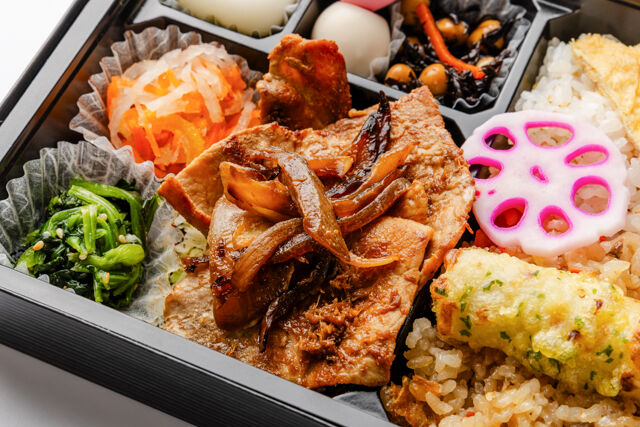 和弁当 彩葉（いろは）-2種ご飯と黄金比率の豚の生姜焼き弁当