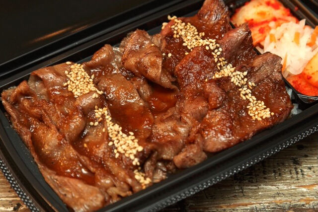 宮崎牛ロース＆宮崎牛赤身内もも弁当