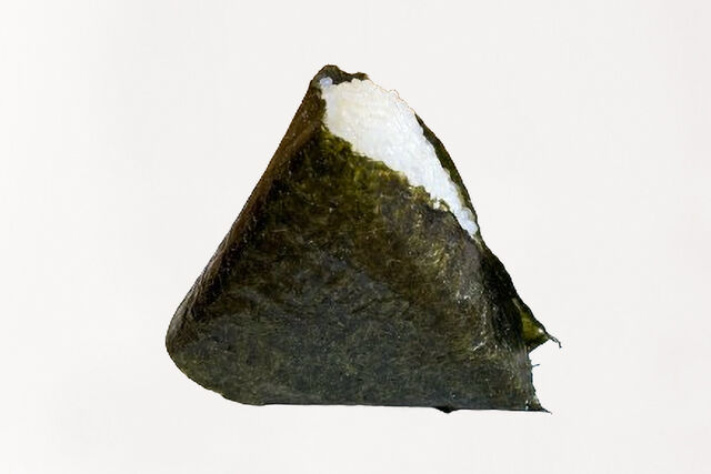 塩むすび（海苔つき）おにぎり