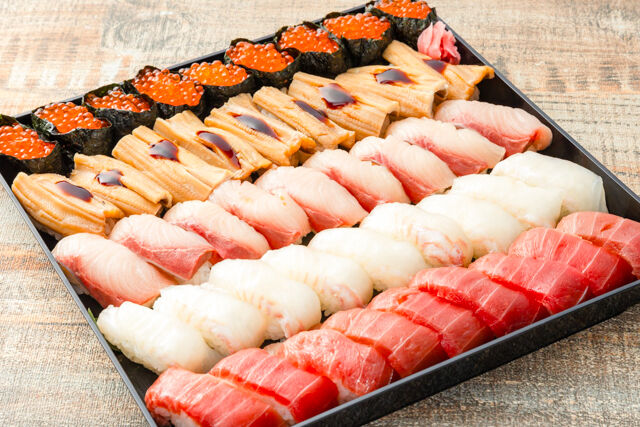 SUSHI＆FINGERFOOD 彩紙箱～アヤカミバコ～DELI-粋一貫監修 特上握り寿司
