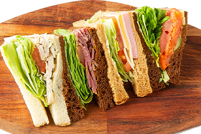 ハンバーガー＆サンドイッチ ベイス-スペシャルミックスサンドイッチ（自家製ポテトチップス付き）