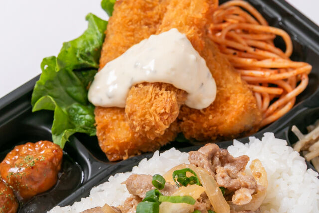 お弁当FACTORY デリ弁-海老フライ＆アジフライと豚生姜焼きご飯弁当