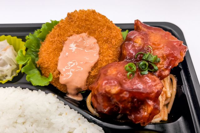 お弁当FACTORY デリ弁-特製鶏から揚げ（甘酢たれ）＆コロッケ弁当