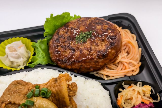 お弁当FACTORY デリ弁-【豚焼肉のせ】特製ソースのハンバーグ弁当