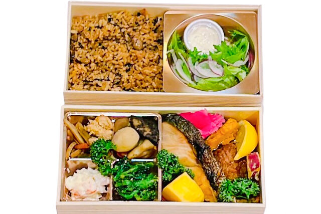 彩り鮭弁当