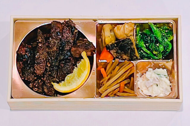 Lien de famille（リアン ドゥ ファミーユ）-贅沢！チキンオムライス＆ステーキ弁当