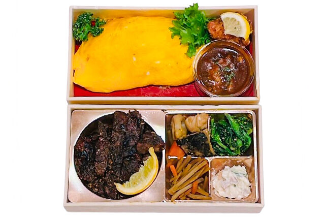 贅沢！チキンオムライス＆ステーキ弁当