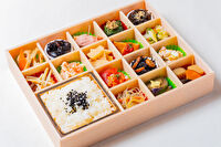 熊嵩 Tokyo-季節の彩り錦御膳