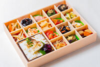 熊嵩 Tokyo-鯛めしと彩り錦御膳