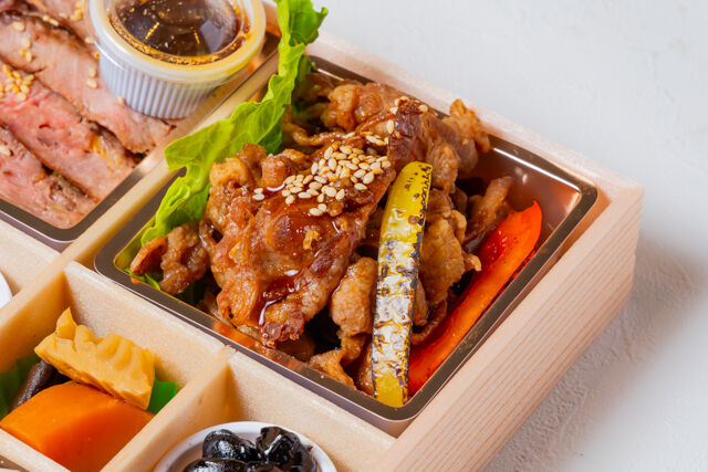 熊嵩 Tokyo-焼肉とステーキの鯛めし極上錦御膳