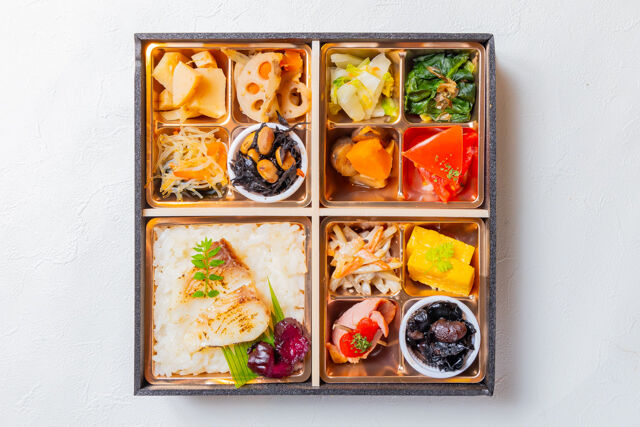 熊嵩 Tokyo-季節の副菜と鯛めし和膳