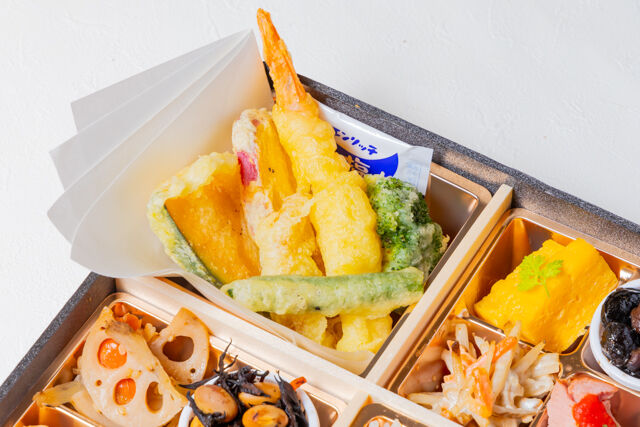 熊嵩 Tokyo-季節の副菜 鯛めしと天ぷら和膳