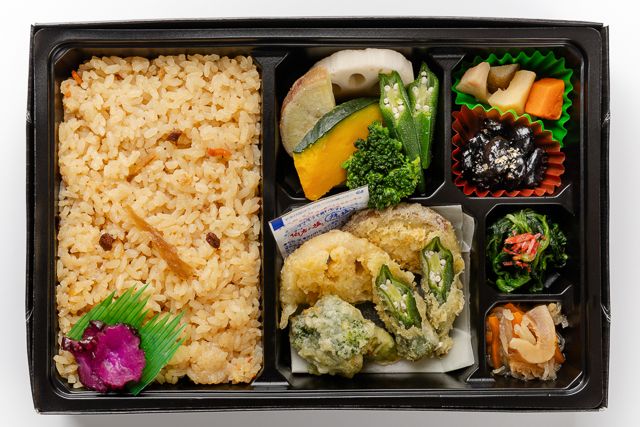 熊嵩 Tokyo-四季の炊き込み御飯と天麩羅御膳