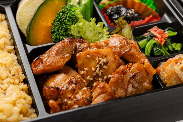 熊嵩 Tokyo-四季の炊込み御飯とグリルチキン御膳