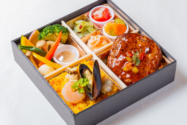 洋食屋Days-季節の副菜パエリアとハンバーグ洋膳