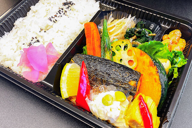 たくみのサバ塩焼き弁当