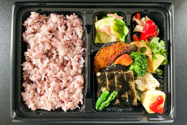お食事処たくみてい-たくみの炭火焼チキン