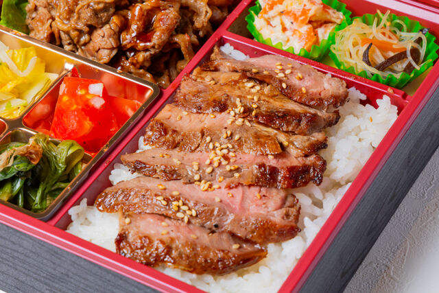 特選牛ステーキ＆焼肉 坂上-ステーキ焼肉亭ステーキ重と焼肉御膳