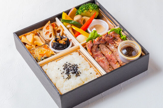特選牛ステーキ＆焼肉 坂上-季節の副菜白ごはんとステーキ和御膳