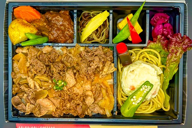 焼肉醍醐（横浜店）-黒毛和牛＆牛ロース焼肉と牛タンシチュー弁当【No.3】